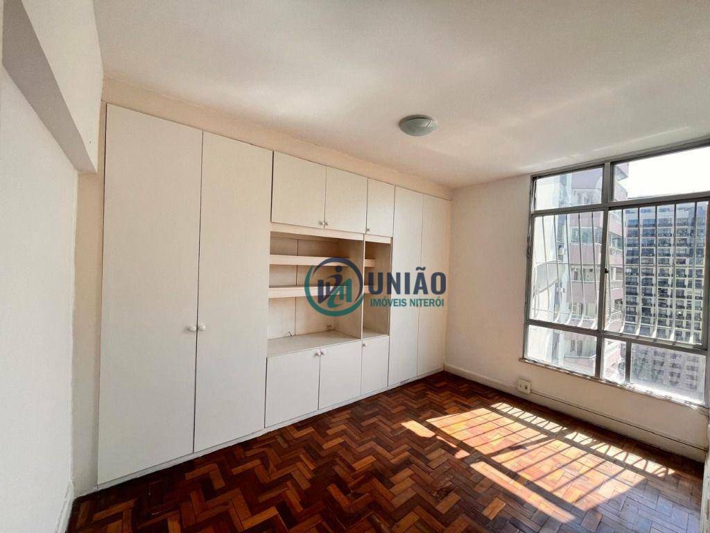 Apartamento à venda com 3 quartos, 130m² - Foto 12