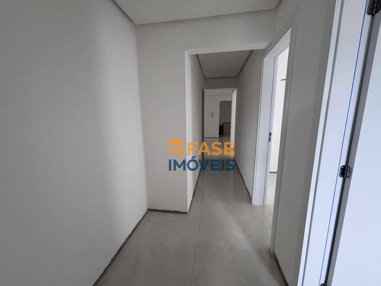 Apartamento à venda com 4 quartos, 101m² - Foto 7