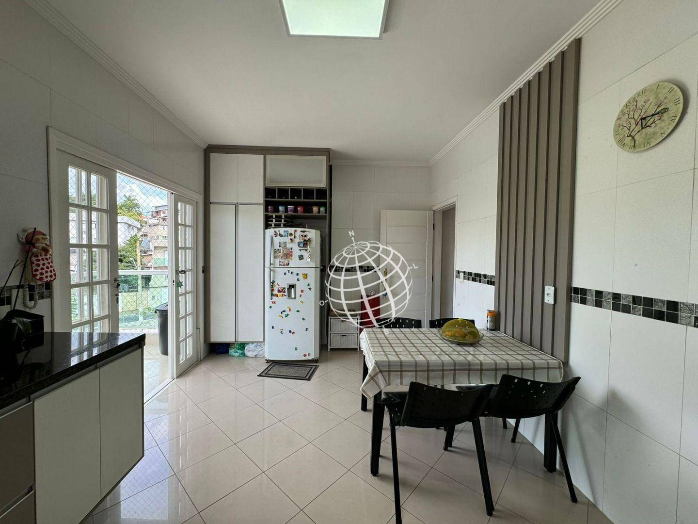 Casa à venda com 3 quartos, 192m² - Foto 14