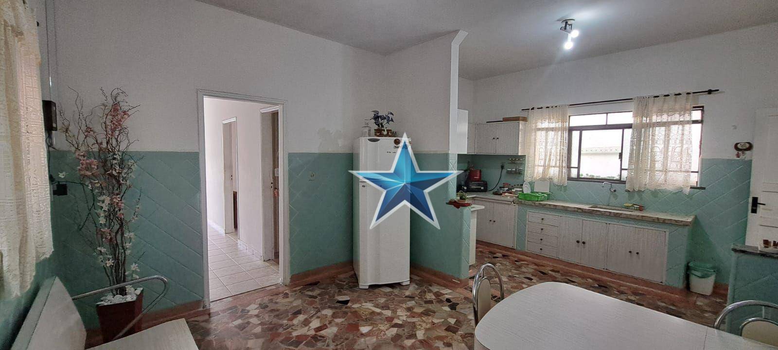 Casa à venda com 4 quartos, 180m² - Foto 20