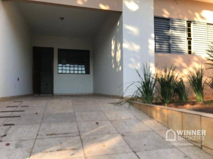 Casa à venda com 3 quartos, 105m² - Foto 1