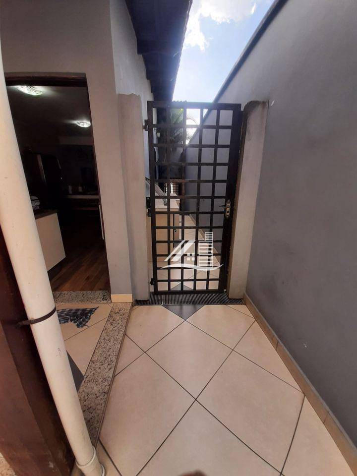 Sobrado à venda com 3 quartos, 212m² - Foto 14