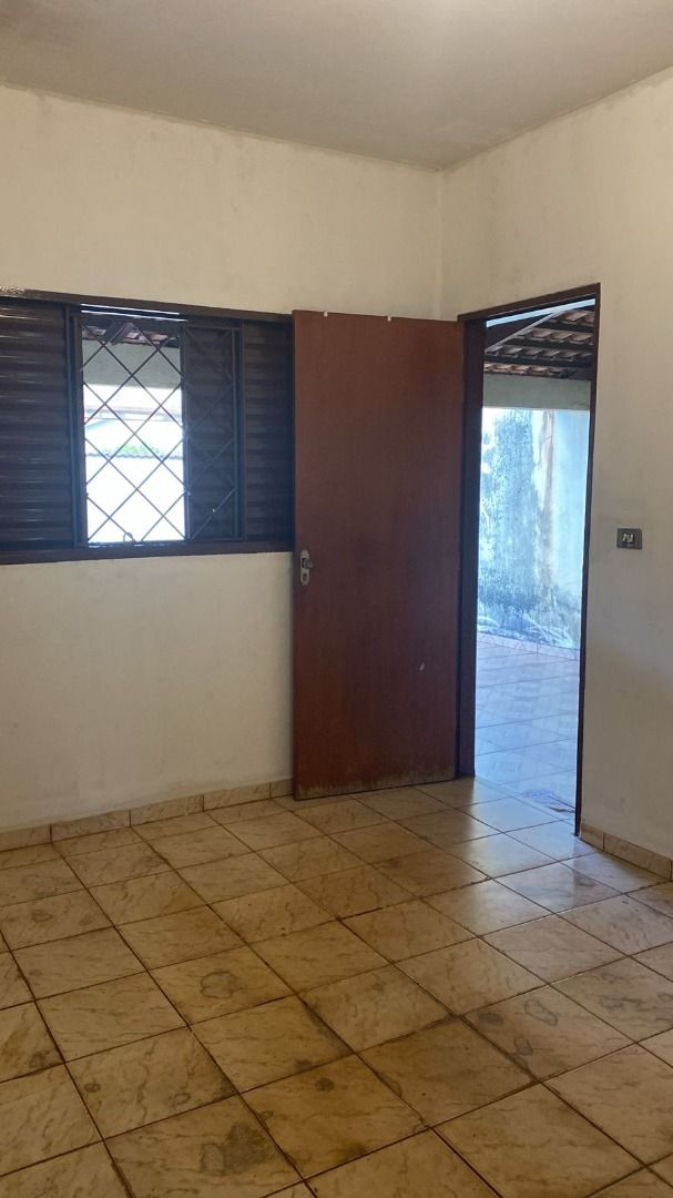 Casa à venda com 3 quartos, 105m² - Foto 2