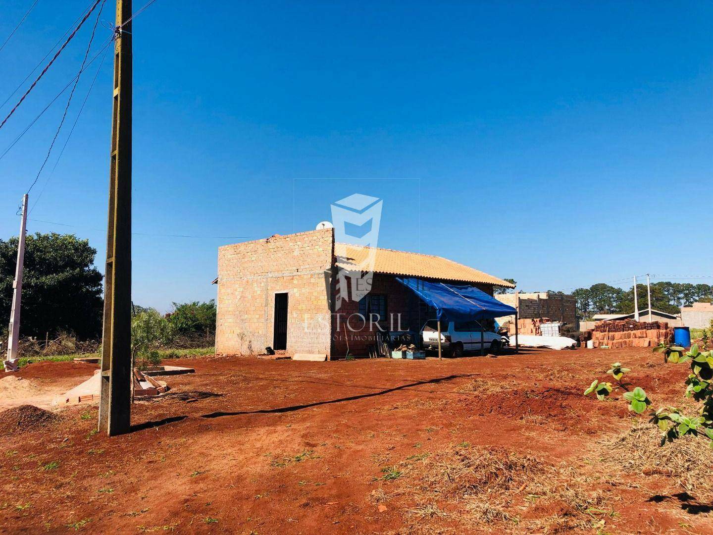 Casa à venda com 2 quartos, 80m² - Foto 1