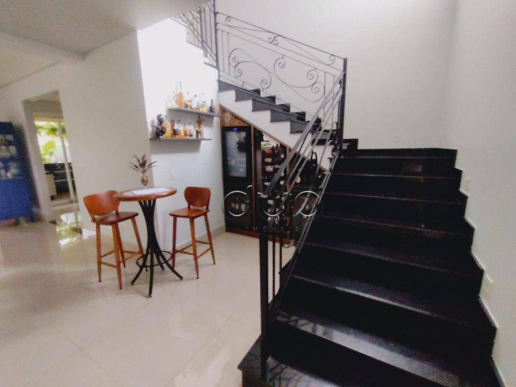 Casa de Condomínio para alugar com 4 quartos, 361m² - Foto 9