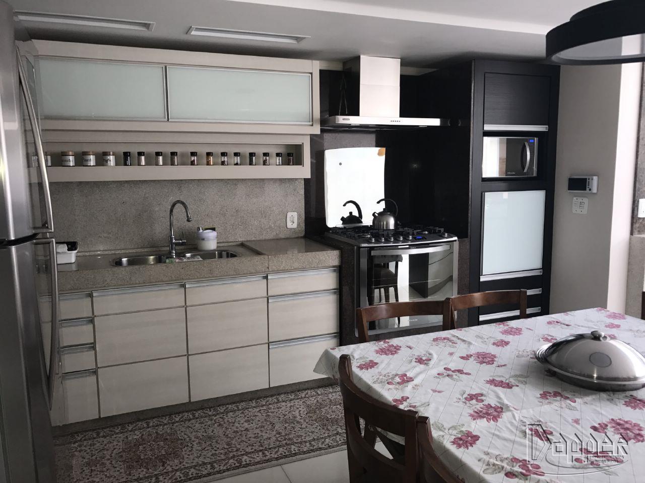 Casa à venda com 4 quartos, 380m² - Foto 9