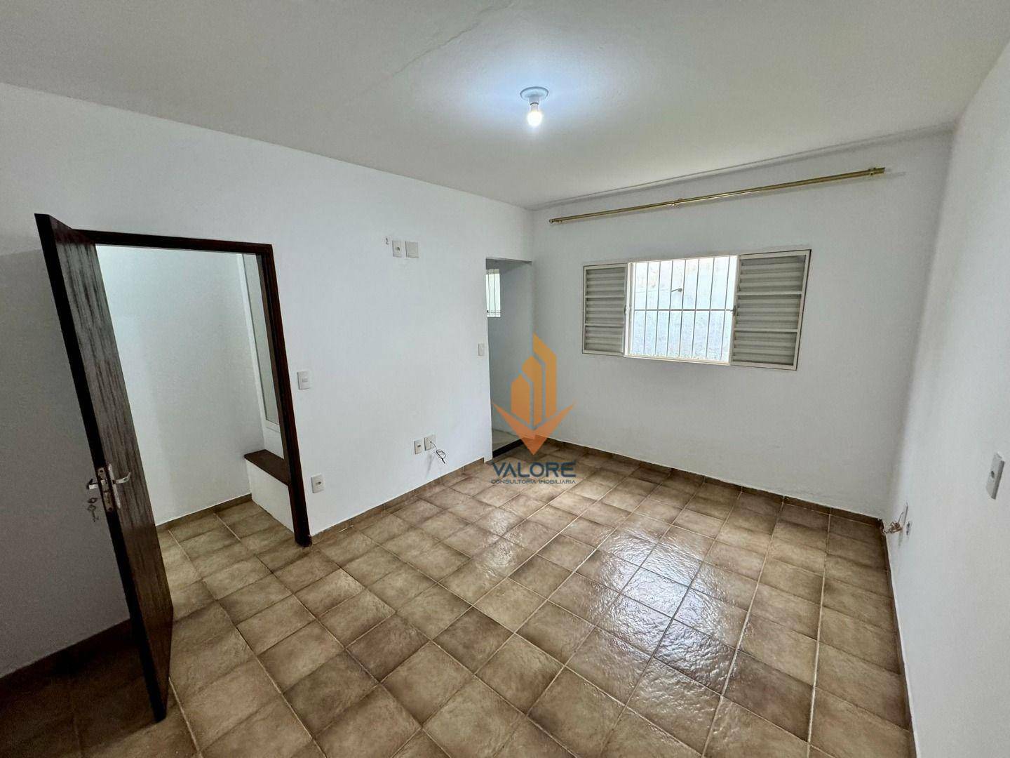 Casa à venda com 4 quartos, 300m² - Foto 35