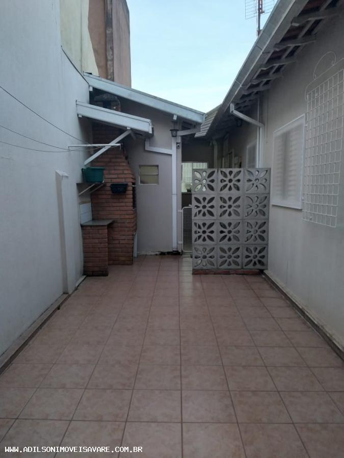 Casa à venda com 3 quartos, 176m² - Foto 3