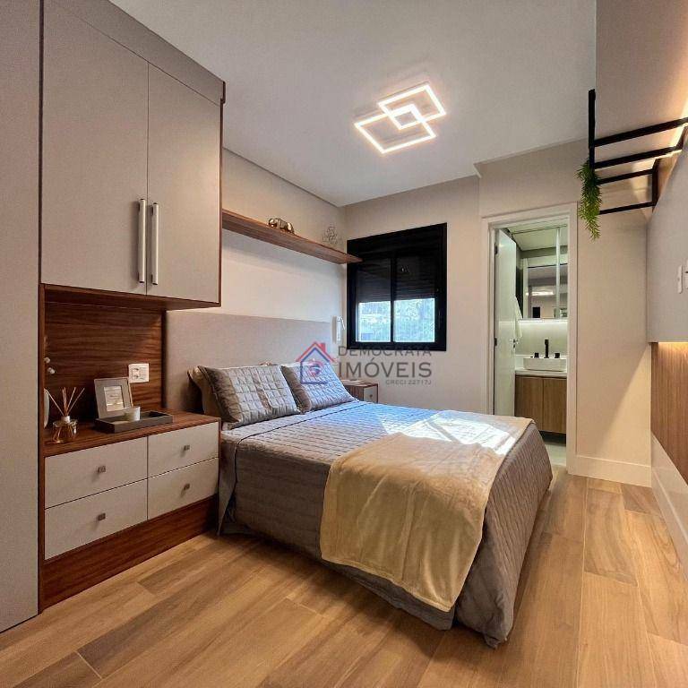 Apartamento à venda com 2 quartos, 64m² - Foto 18