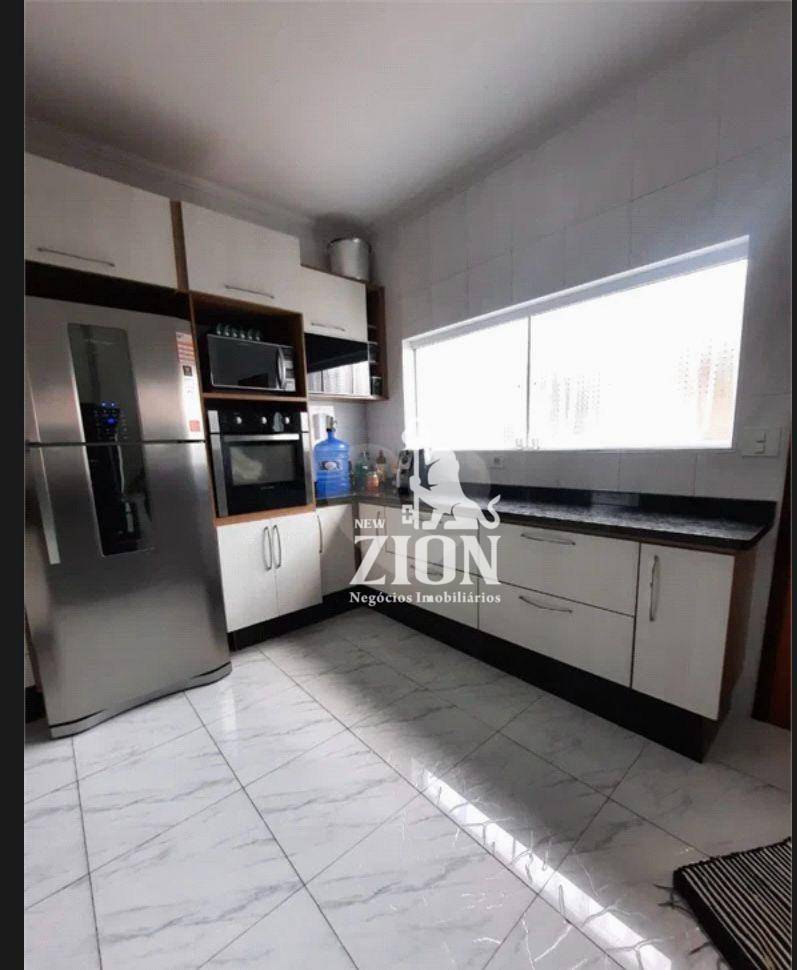 Sobrado à venda com 3 quartos, 220m² - Foto 4