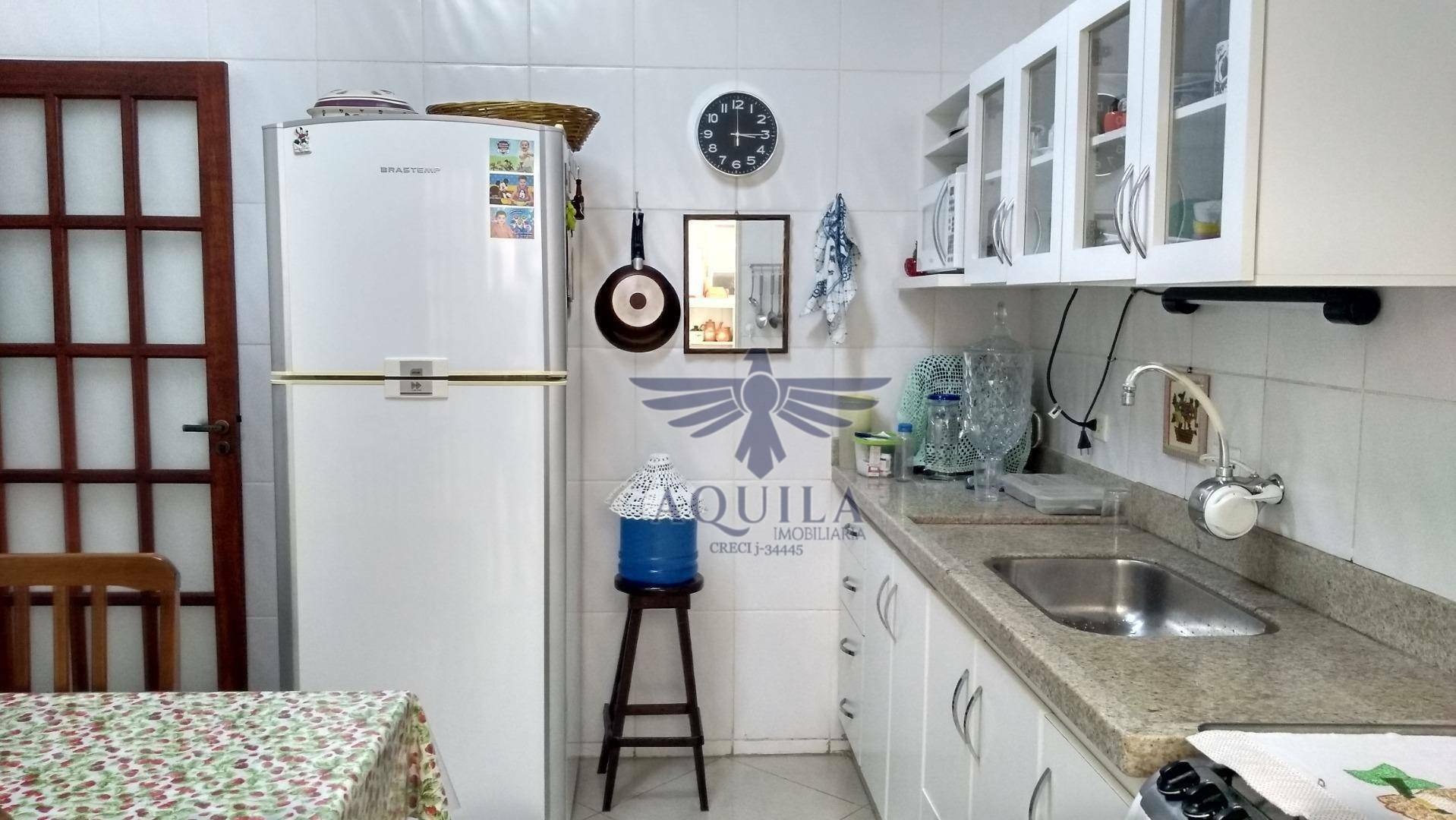 Casa à venda com 2 quartos, 68m² - Foto 8