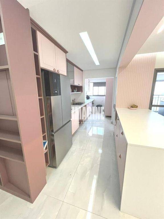 Apartamento à venda com 3 quartos, 121m² - Foto 11