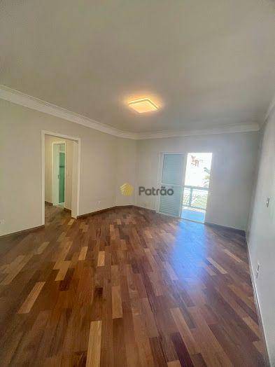 Sobrado à venda com 3 quartos, 244m² - Foto 32