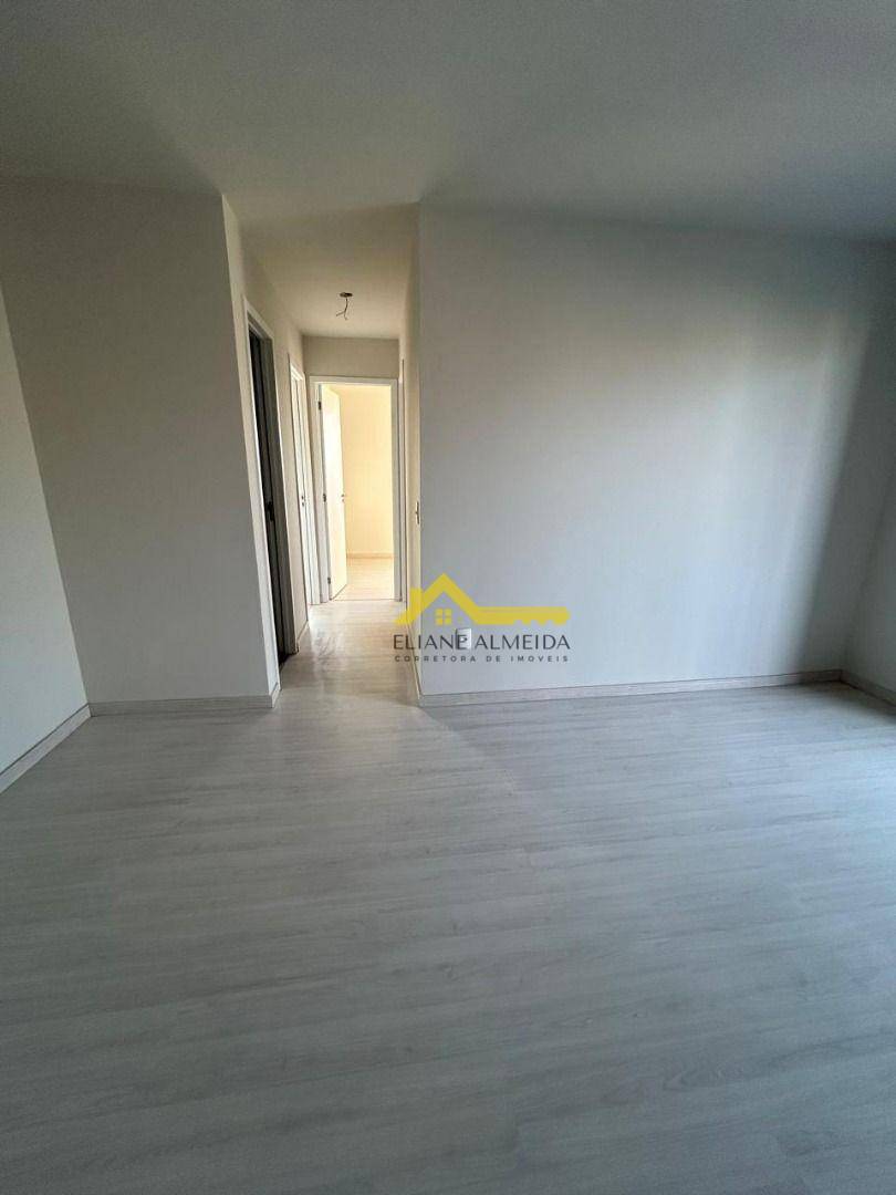 Apartamento à venda com 3 quartos, 58m² - Foto 2