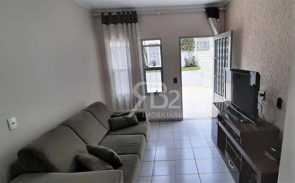 Casa à venda com 5 quartos, 207m² - Foto 4