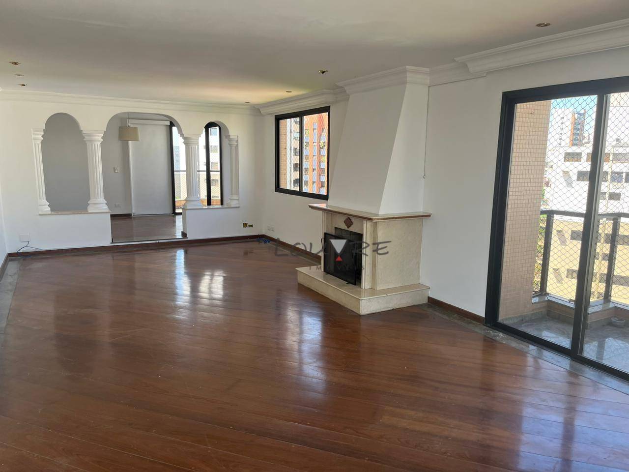 Apartamento para alugar com 4 quartos, 235m² - Foto 1