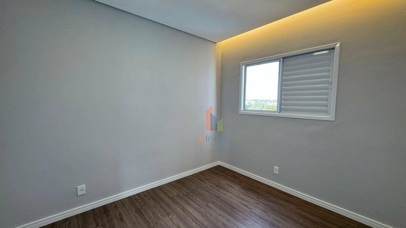 Apartamento para alugar com 2 quartos, 60m² - Foto 13