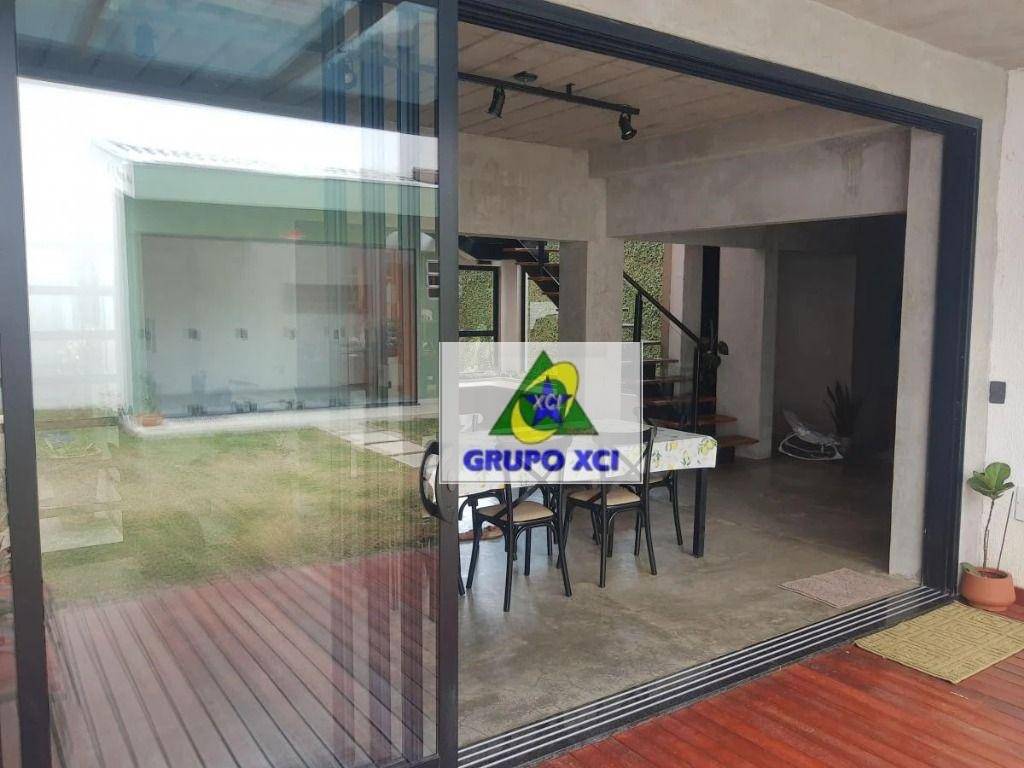 Casa à venda com 3 quartos, 220m² - Foto 13