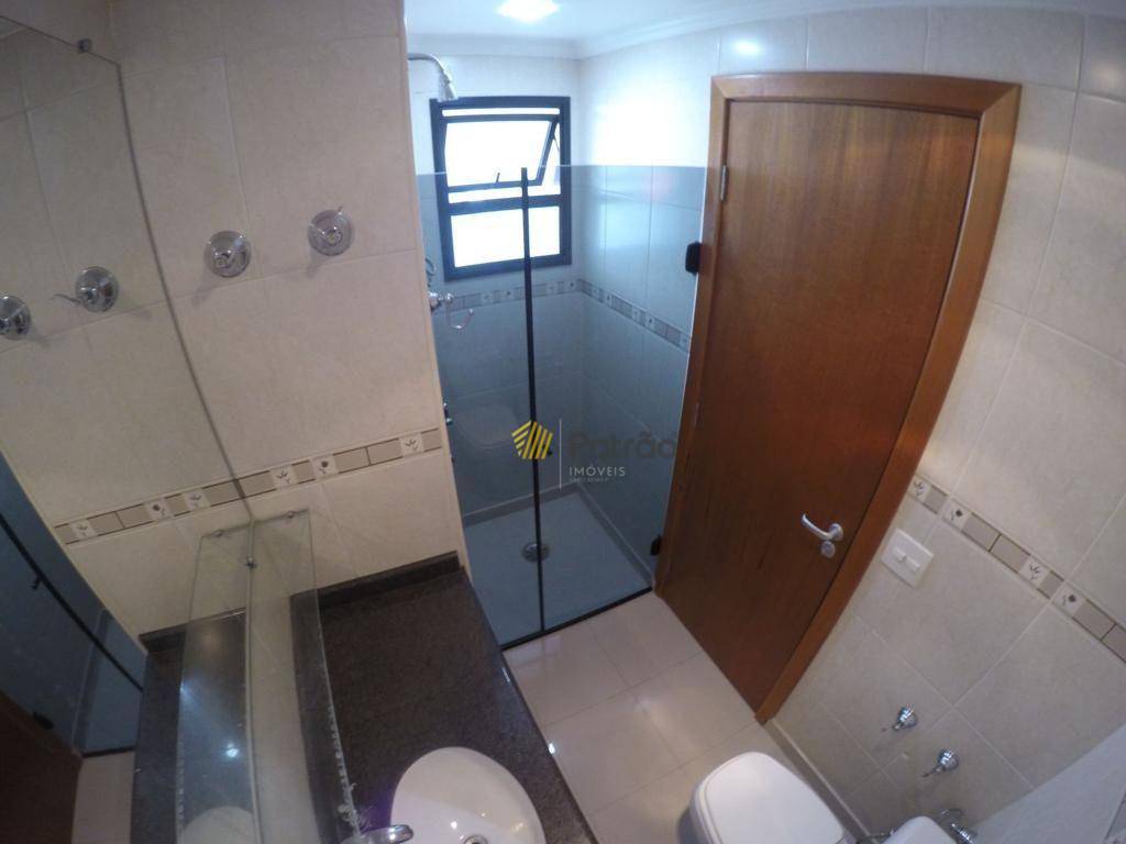 Apartamento à venda com 4 quartos, 215m² - Foto 20