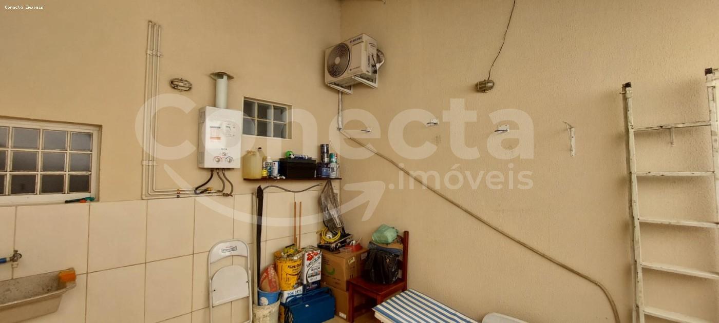 Casa à venda com 3 quartos, 202m² - Foto 34