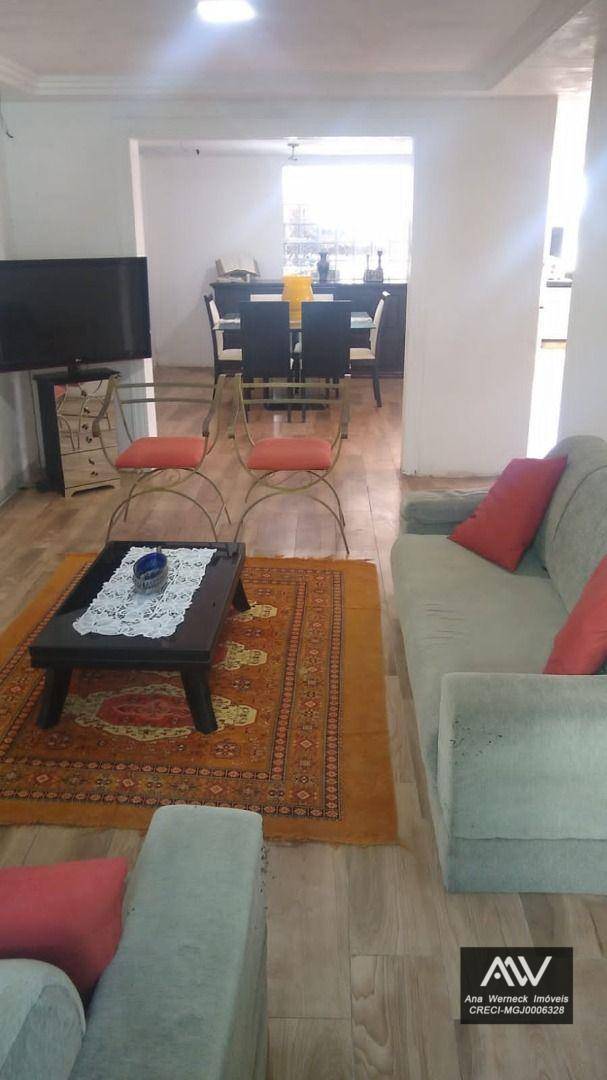 Casa à venda com 5 quartos, 168m² - Foto 9