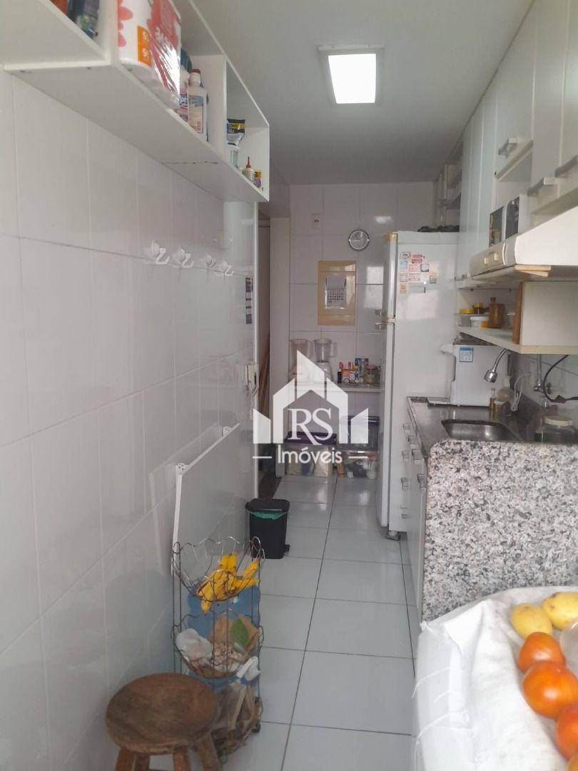 Apartamento à venda com 2 quartos, 70m² - Foto 3