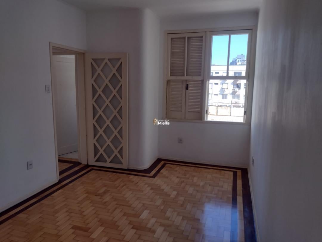 Apartamento à venda com 2 quartos, 70m² - Foto 3