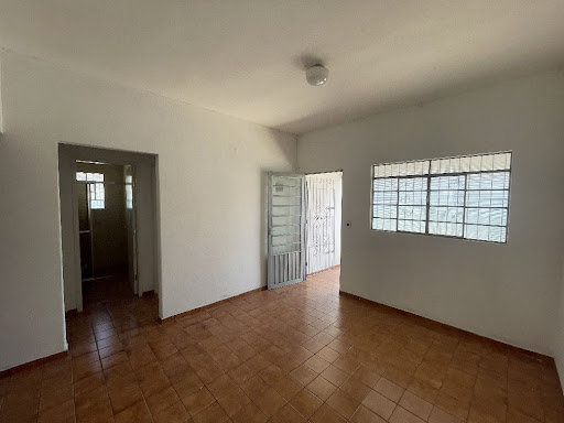 Casa à venda com 3 quartos, 110m² - Foto 1