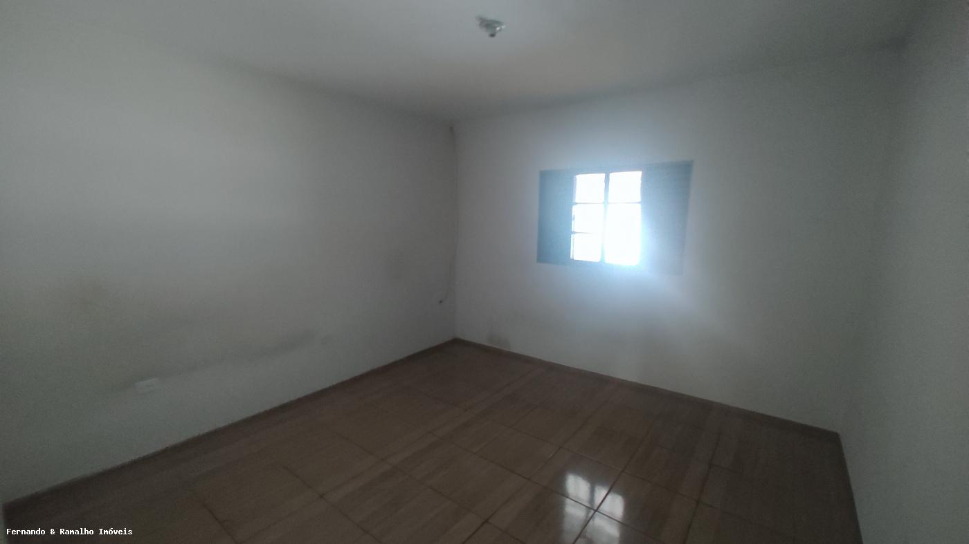 Casa à venda com 2 quartos, 380m² - Foto 9