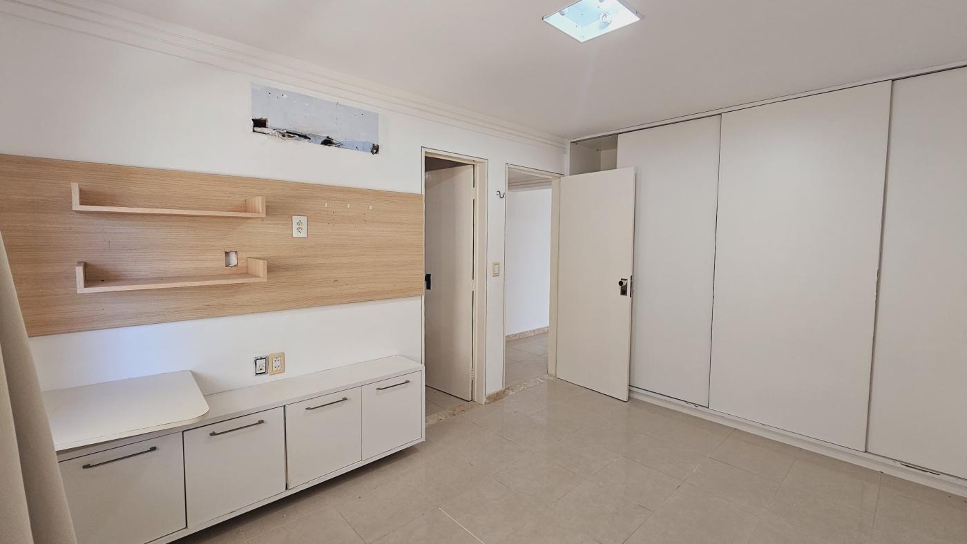 Apartamento à venda com 4 quartos, 245m² - Foto 13