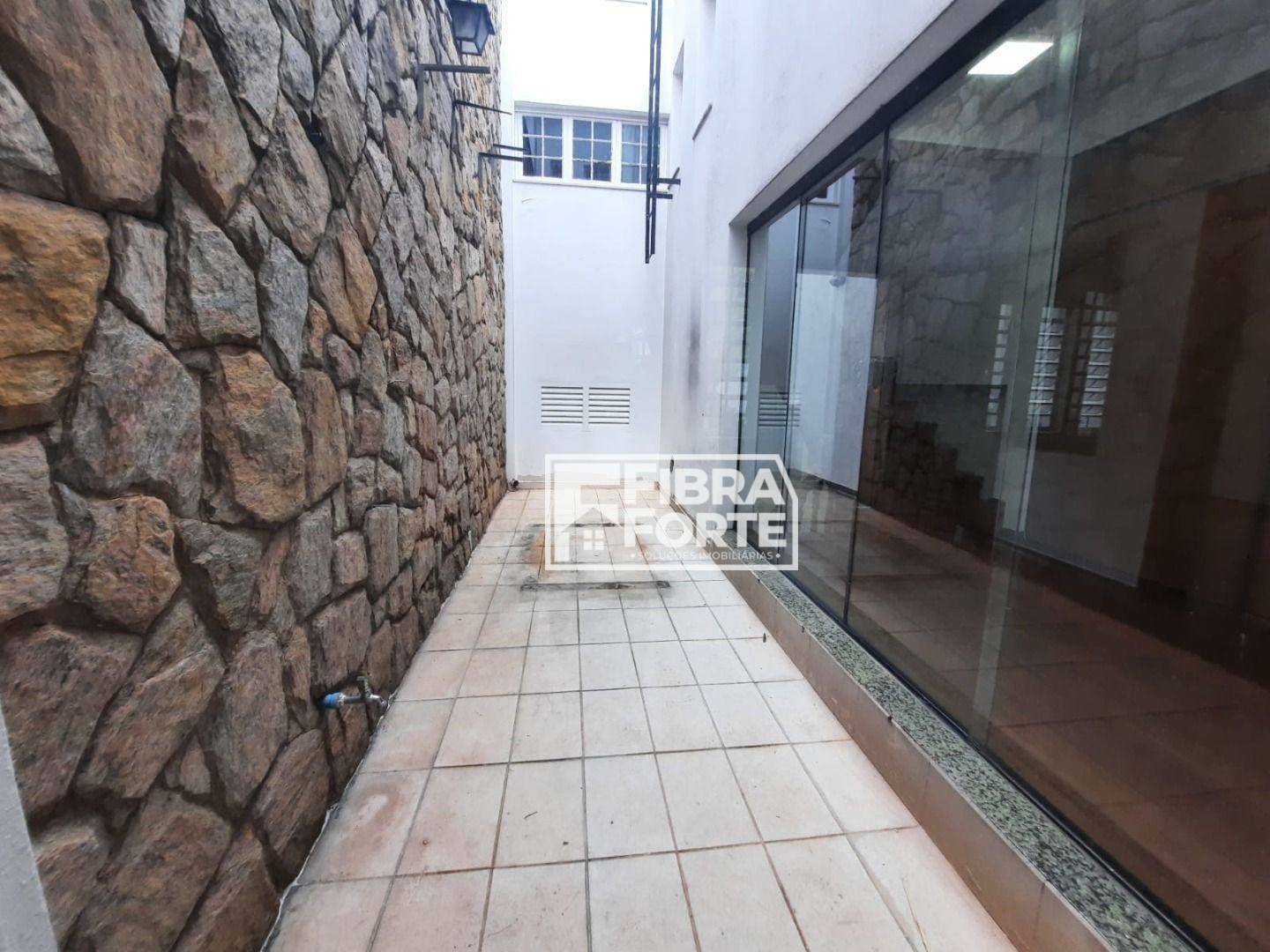 Casa para alugar com 5 quartos, 420m² - Foto 21