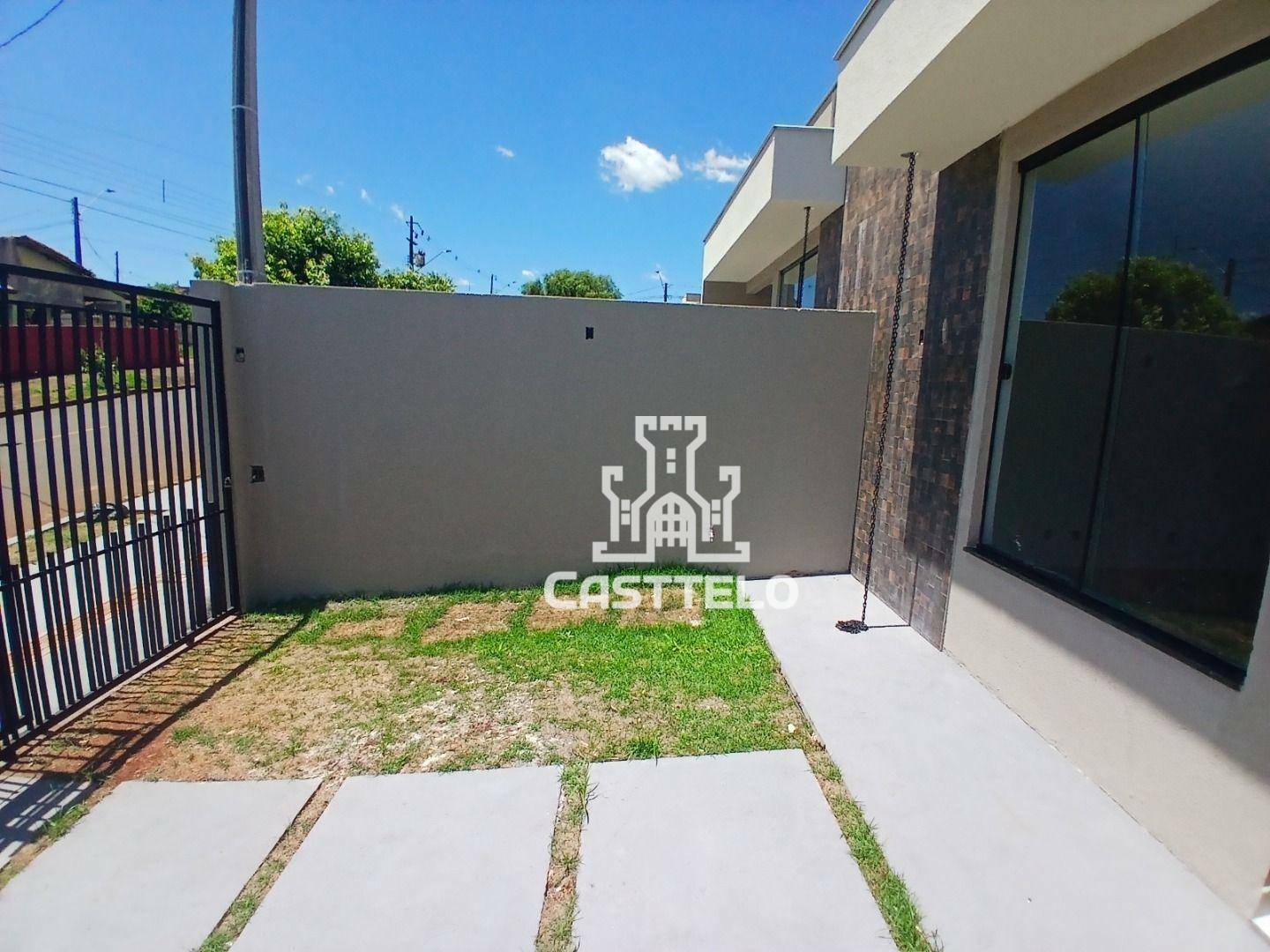 Casa à venda com 2 quartos, 61m² - Foto 2