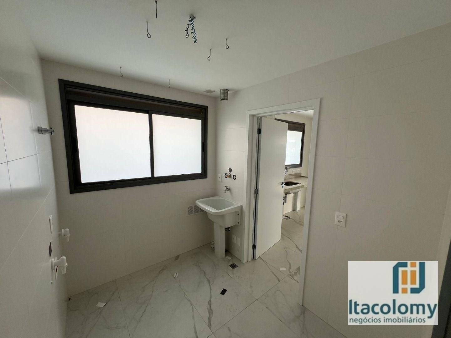 Apartamento à venda com 3 quartos, 180m² - Foto 6