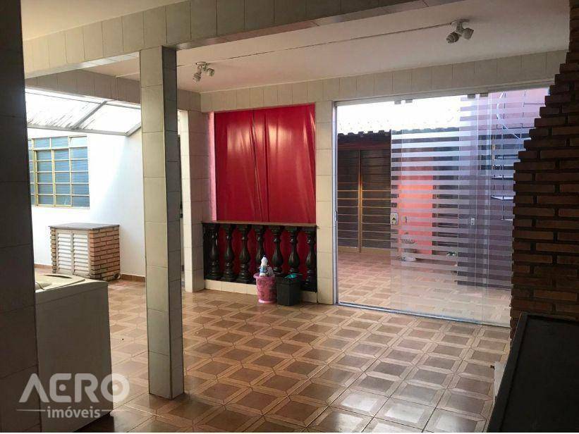 Casa à venda com 4 quartos, 286m² - Foto 17