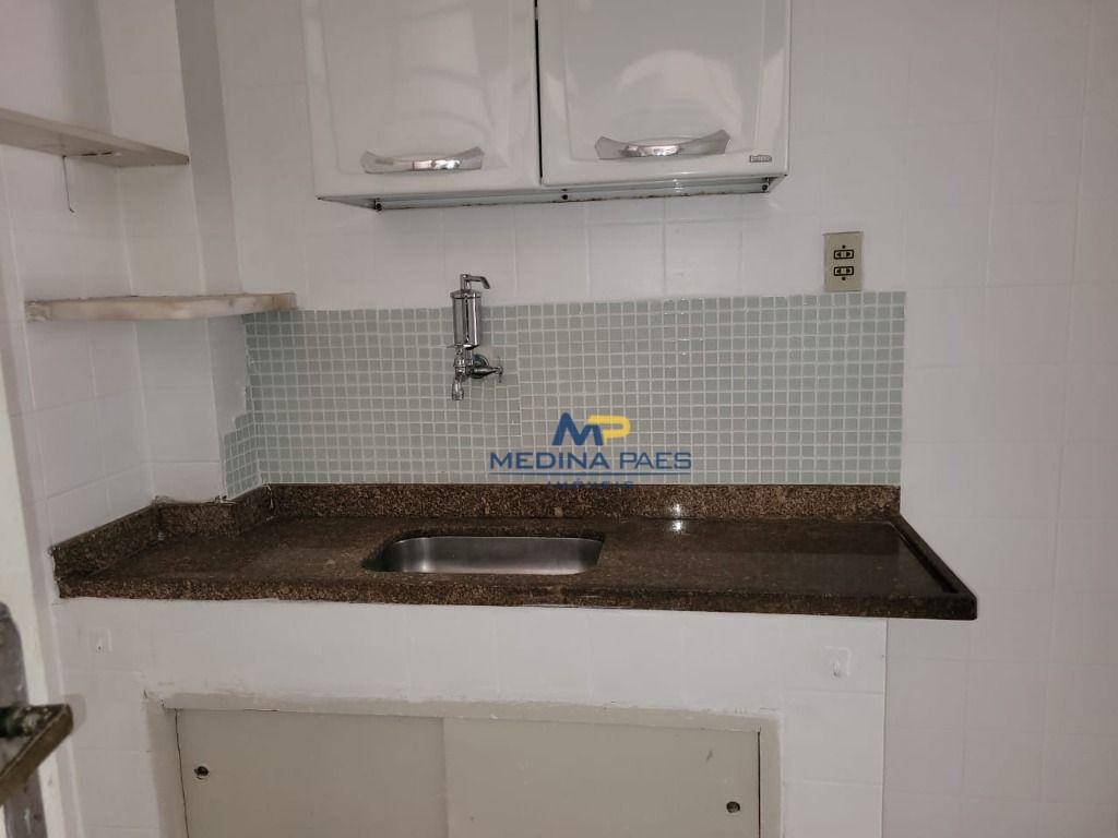 Apartamento à venda com 2 quartos, 65m² - Foto 11