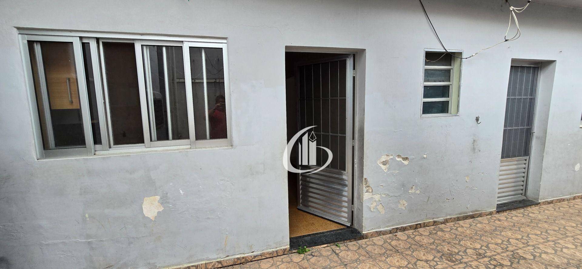 Casa para alugar com 2 quartos, 60m² - Foto 2