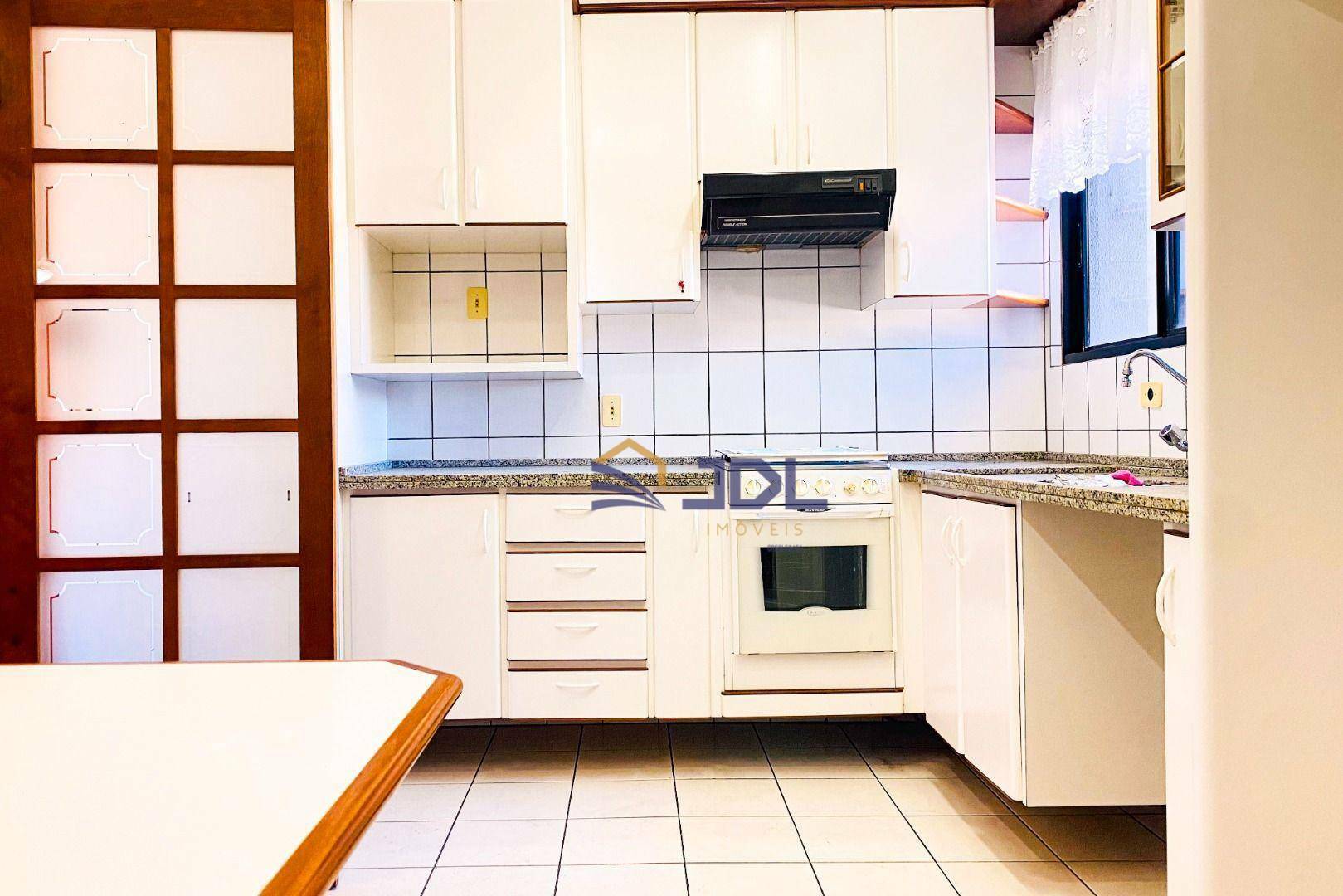 Apartamento à venda com 3 quartos, 130m² - Foto 11