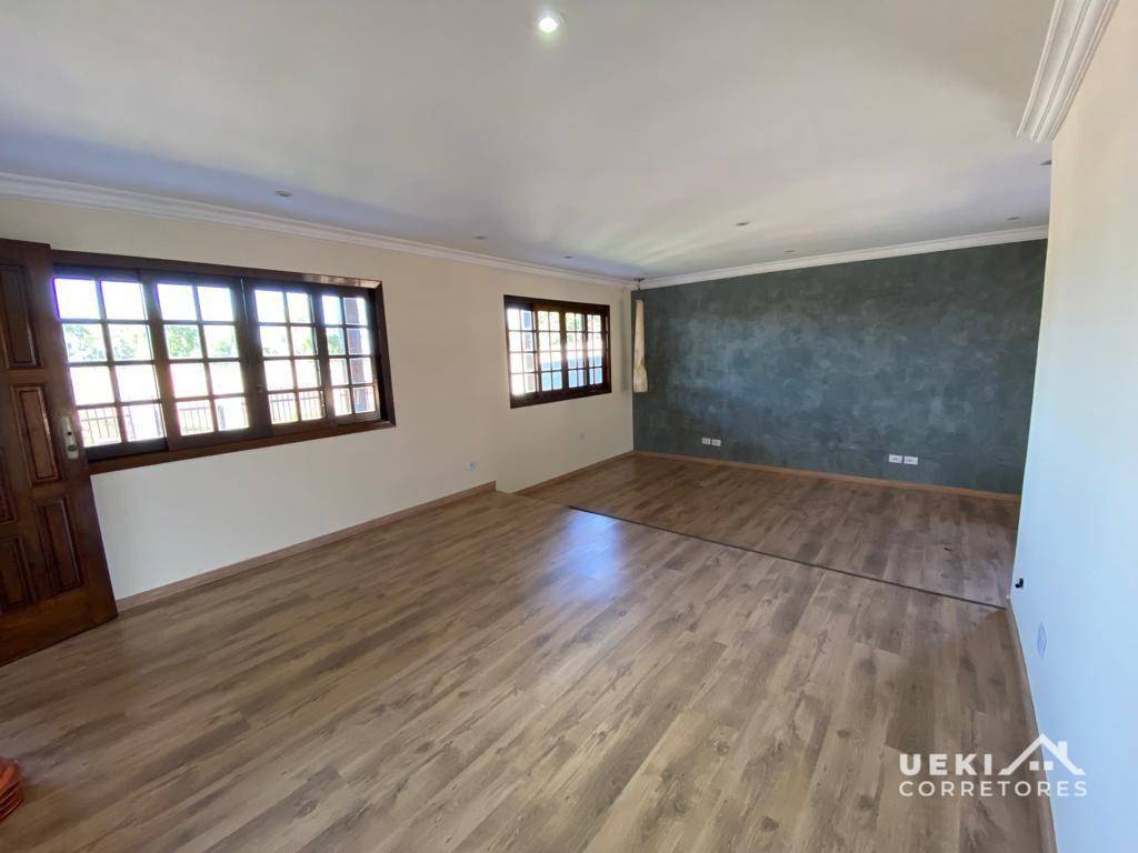Casa à venda e aluguel com 5 quartos, 220m² - Foto 3