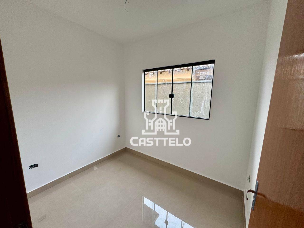 Casa à venda com 3 quartos, 80m² - Foto 4