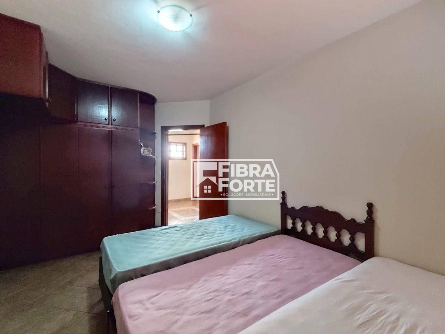 Casa à venda com 3 quartos, 267m² - Foto 14