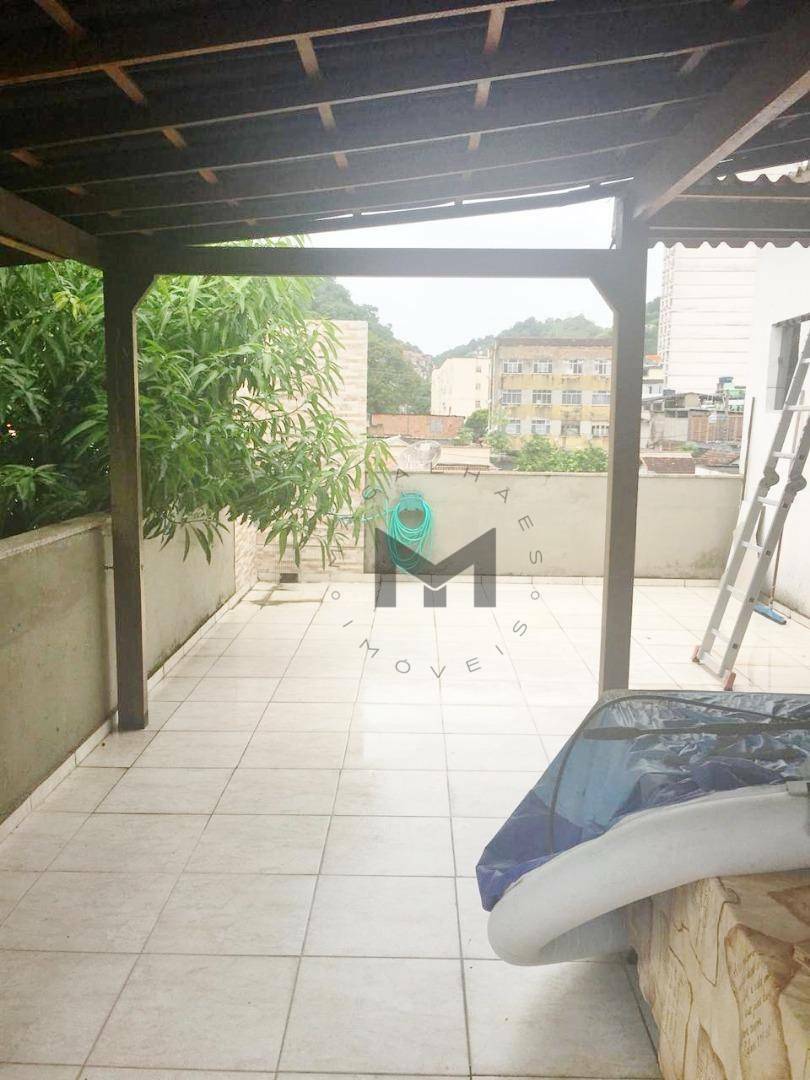 Casa à venda com 4 quartos, 240m² - Foto 25