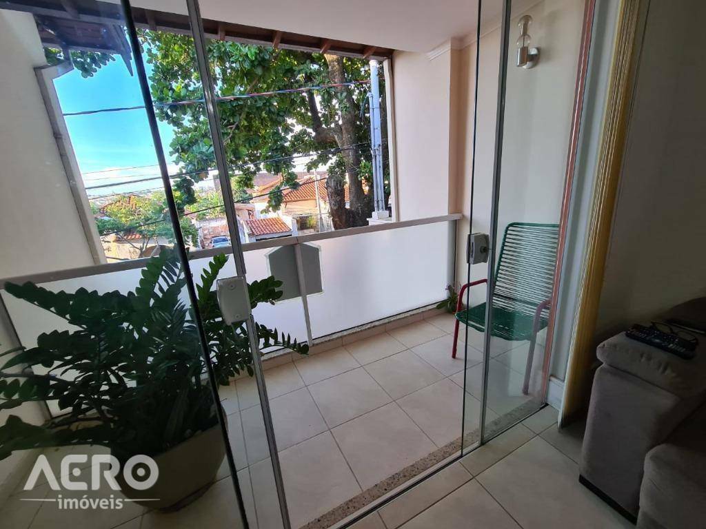 Casa à venda com 3 quartos, 195m² - Foto 12