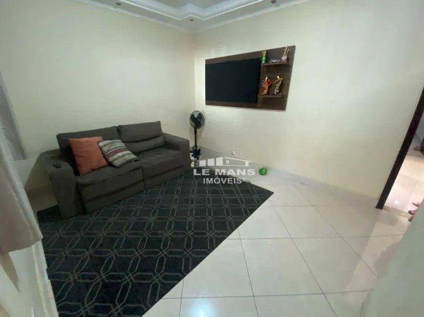 Casa, 3 quartos, 196 m² - Foto 3