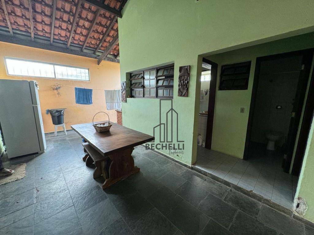 Casa à venda com 4 quartos, 210m² - Foto 17