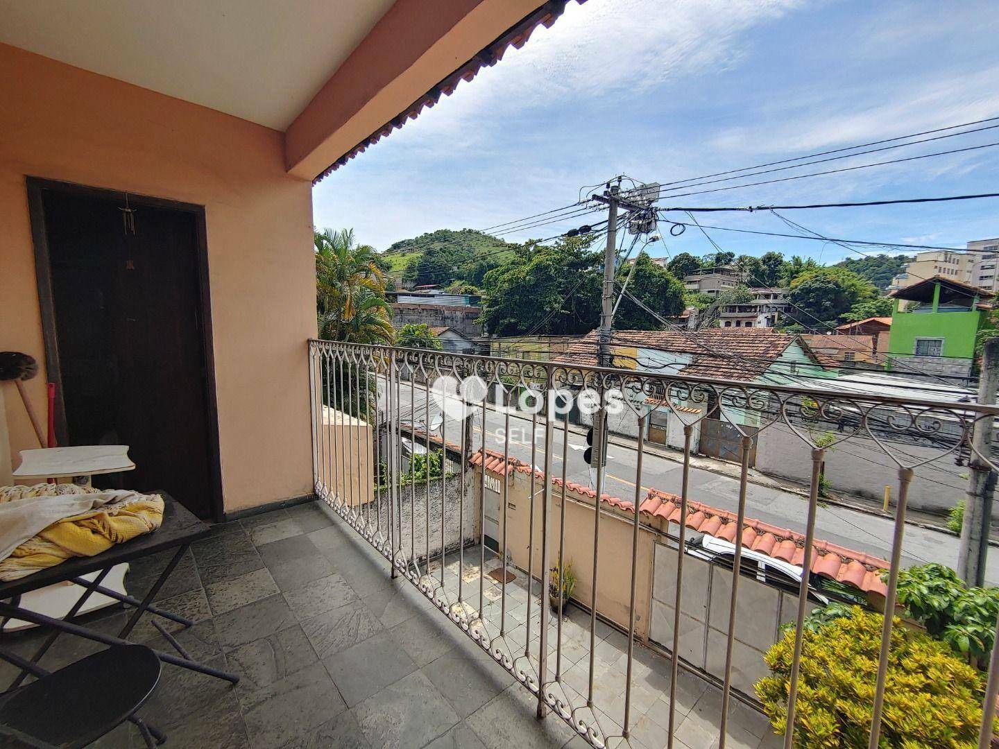 Casa à venda com 4 quartos, 107m² - Foto 2