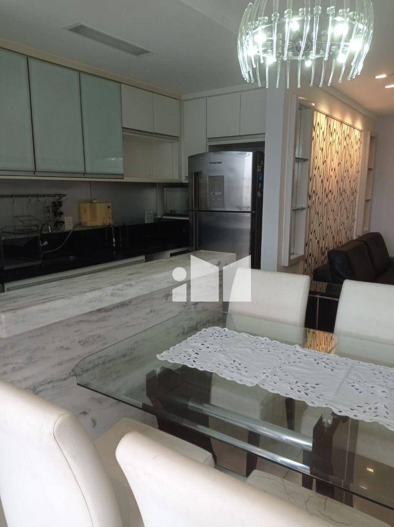 Apartamento para alugar com 2 quartos, 95m² - Foto 4