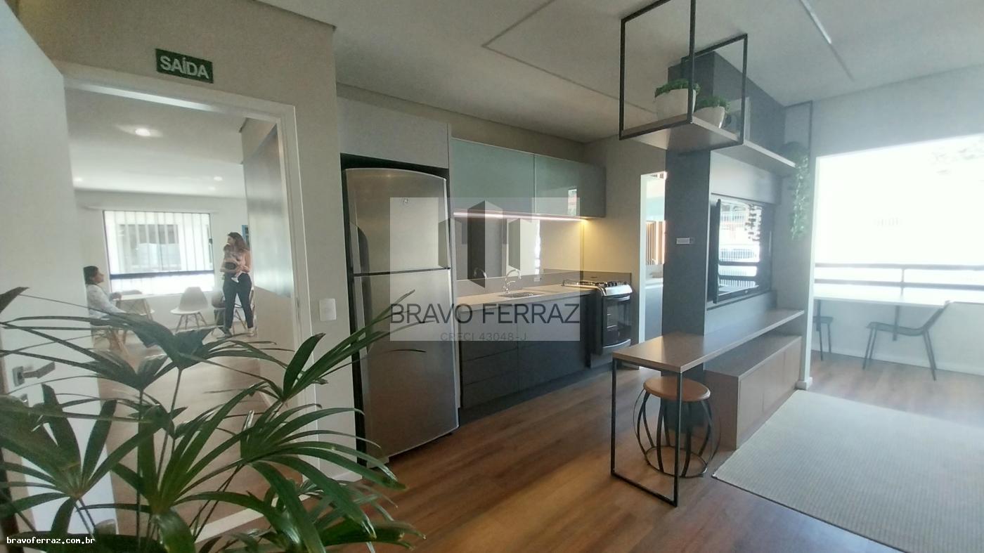 Apartamento à venda com 2 quartos, 62m² - Foto 2