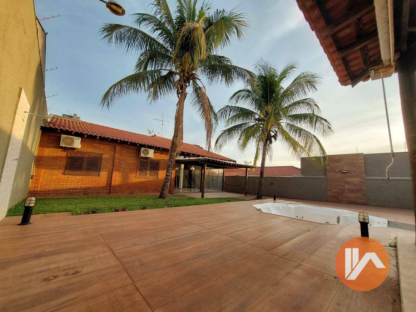 Casa à venda e aluguel com 3 quartos, 200m² - Foto 14