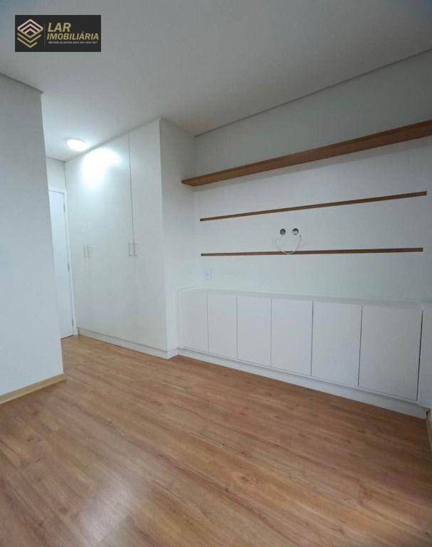 Apartamento para alugar com 3 quartos, 112m² - Foto 13