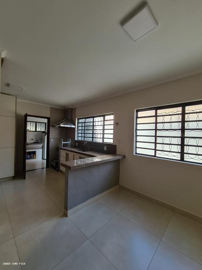 Casa à venda com 3 quartos, 400m² - Foto 8